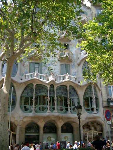 Gaudi_Case_Battyo