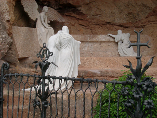 Gaudi_Shrine_in_Monserat